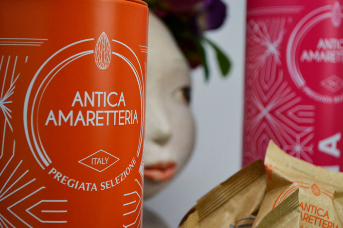 Studio packaging tubi Antica Amaretteria